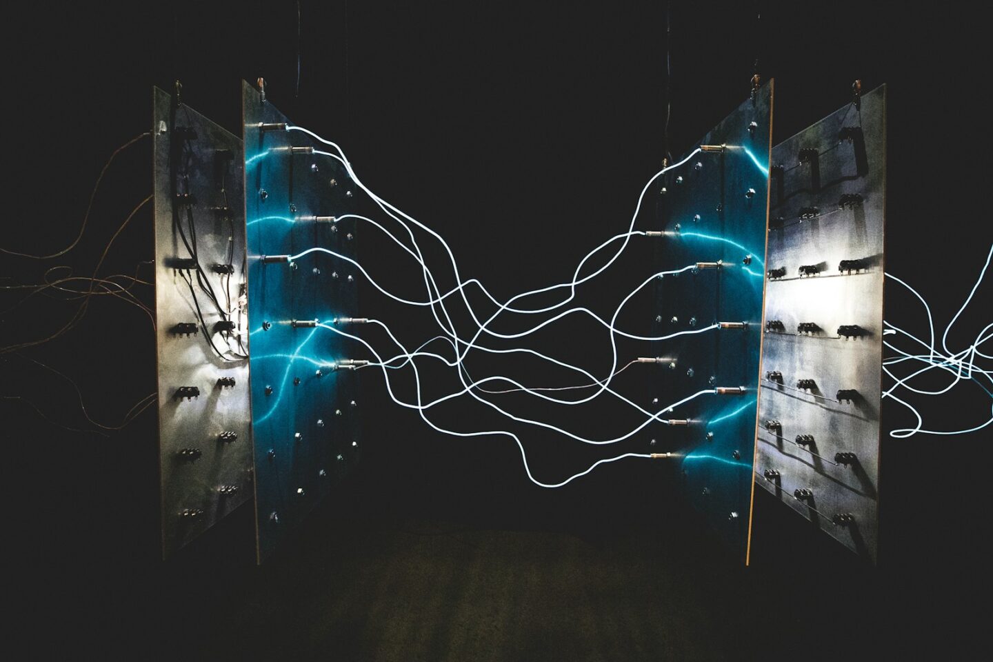 Dlaczego sieci elektroenergetyczne stają się kluczowym elementem transformacji energetycznej?